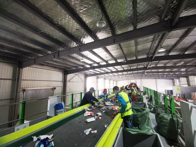 投遞全程不超30秒！青島垃圾分類邁向“智能時代”再生資源回收